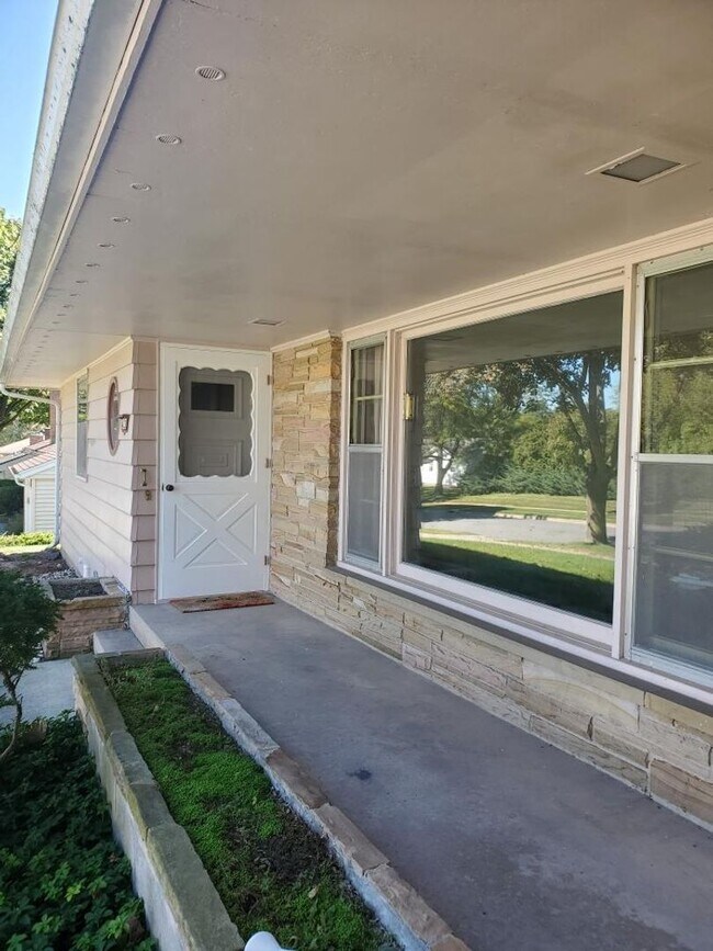 Foto del edificio - 2 Bedroom Single Family Home, Fall Move In!