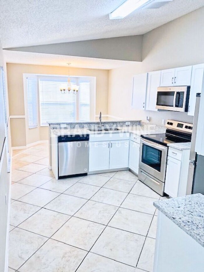 Building Photo - Holiday Promo! FREE December Rent!!
