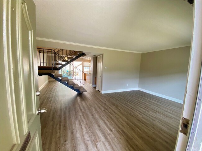 Building Photo - 10075 San Juan Ct