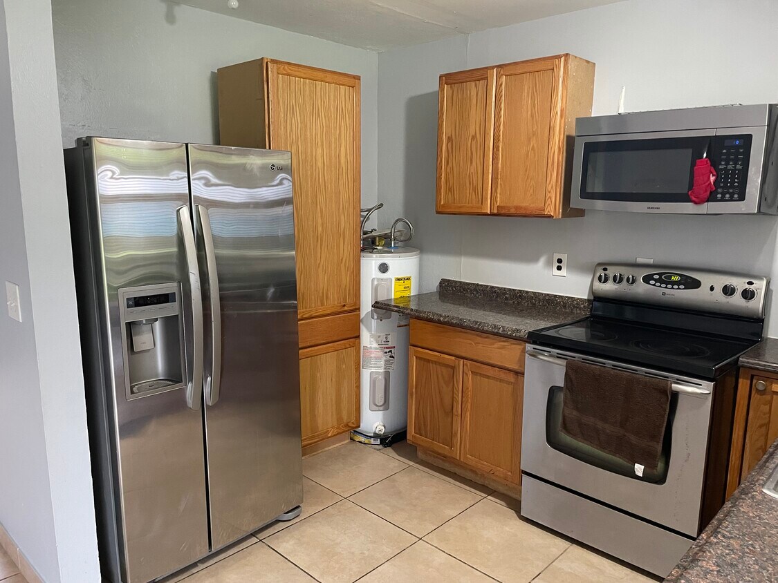 Foto principal - 413 NE 24th Pl