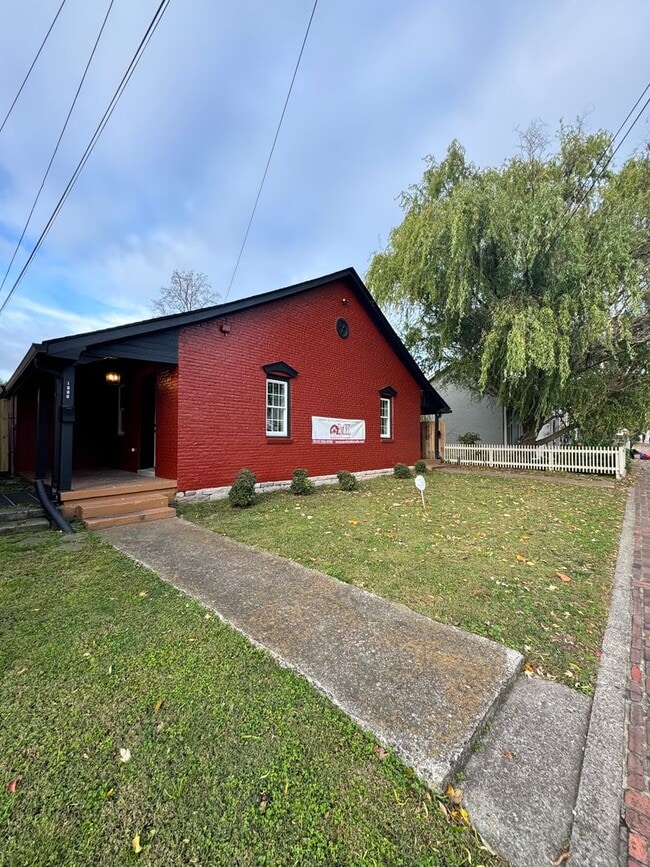 Foto del edificio - FULLY FURNISHED - Beautiful 1 Bed, 1 Bath Located in Historic Germantown w/ Flexible Lease Terms!