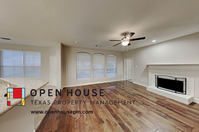 Building Photo - 5108 White Hills Dr, Fort Worth