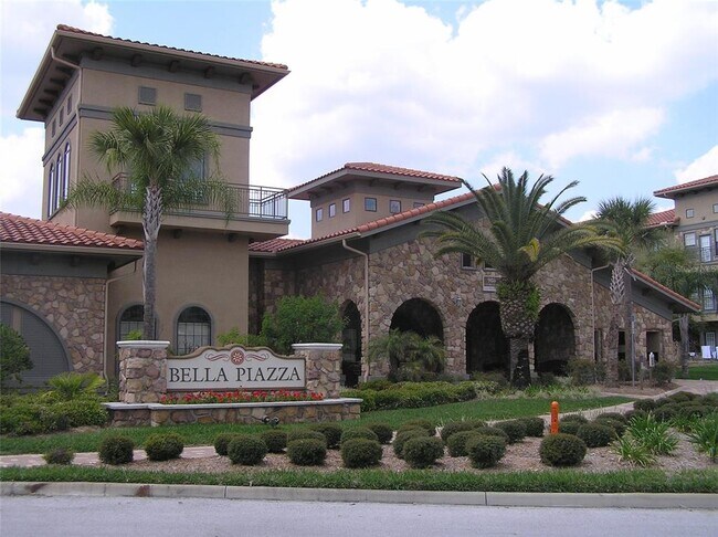 Building Photo - 914 Charo Pkwy
