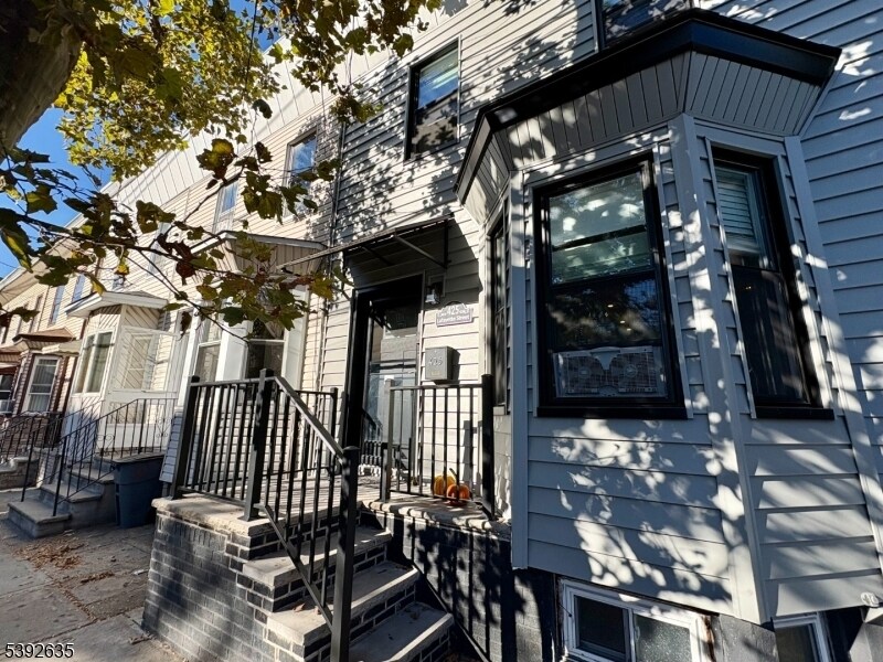 Foto principal - 425 Lafayette St