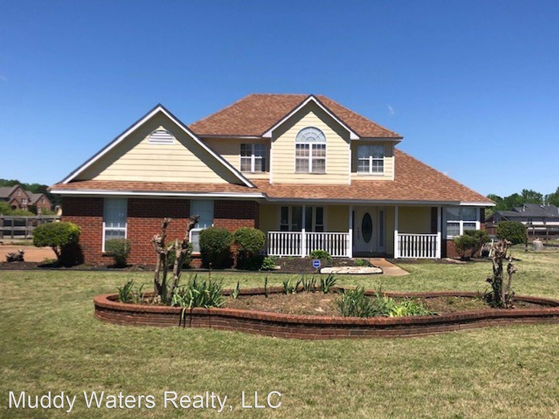 Foto principal - 4 br, 2.5 bath House - 13187 Coldwater Dr