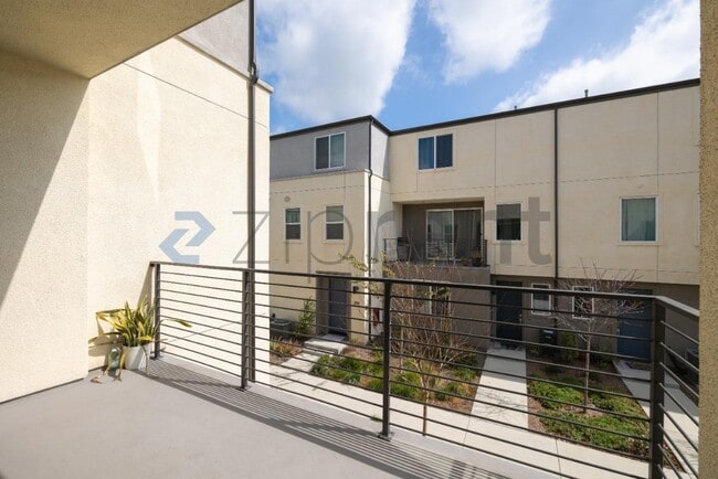 Foto del edificio - 5252 Beachfront Cove