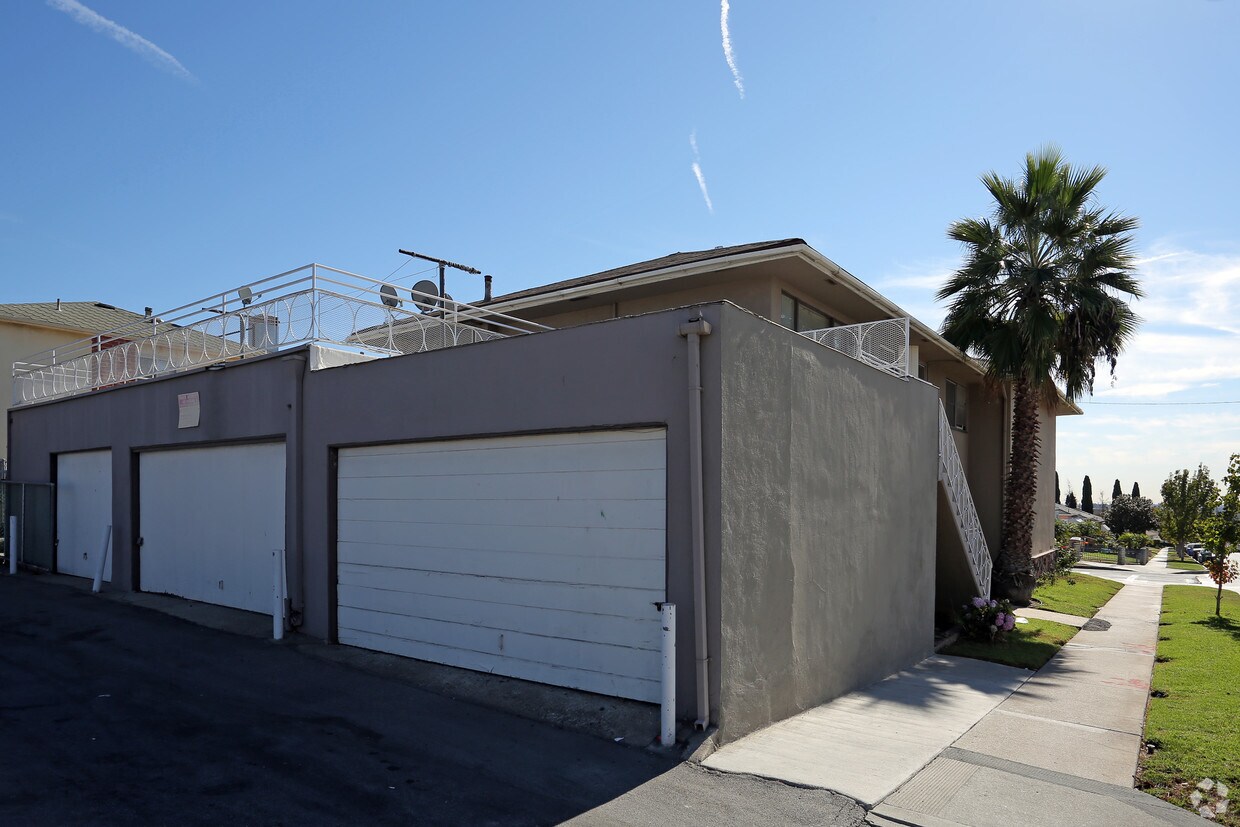 Building Photo - 5828 Condon Ave