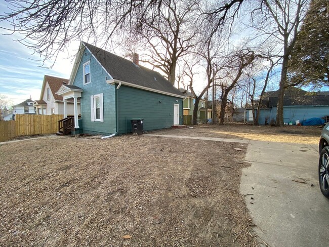 Building Photo - Fully Remodeled 3Bedroom House!