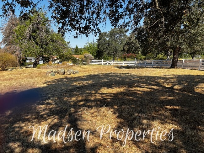 Building Photo - 5666 Old Olive Hwy