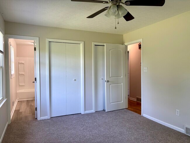 Building Photo - 2605 Yuma Dr