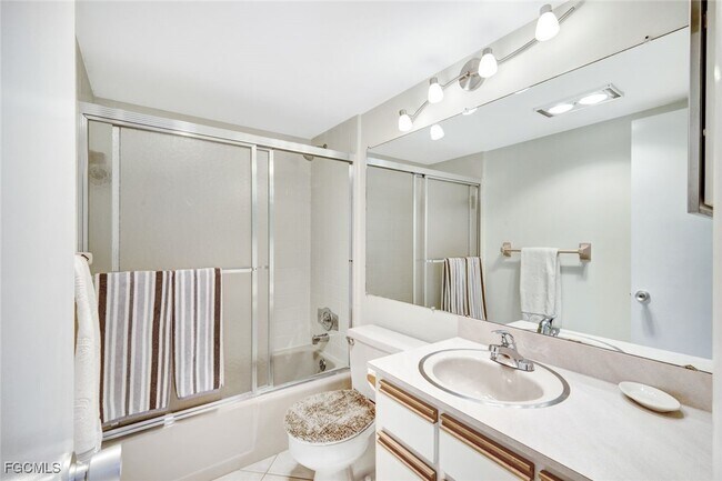 Foto del edificio - 1766 Cape Coral Pkwy E