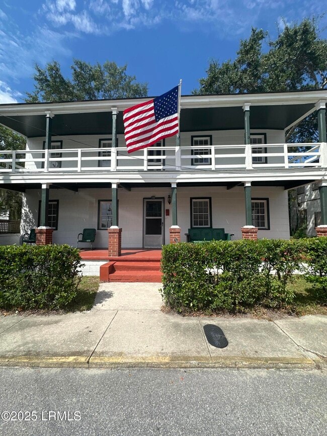 Building Photo - 706 Charles St