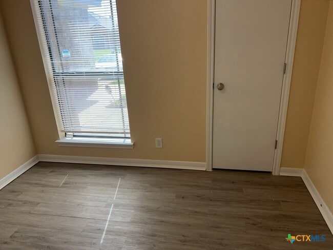 Building Photo - 2509 Lavender Ln