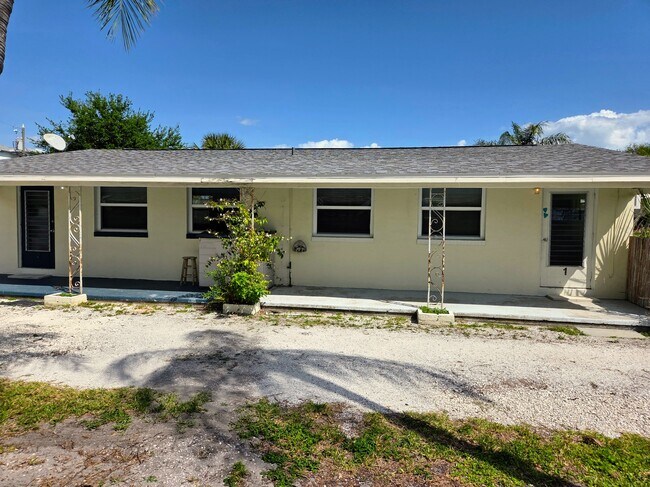 Foto del edificio - 6931 Hibiscus Ave S