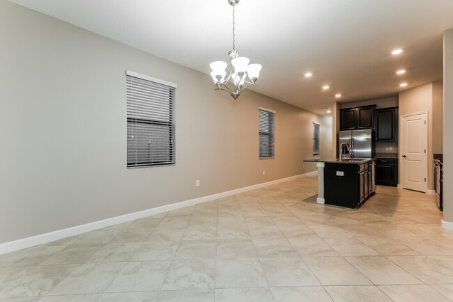Building Photo - 10007 Ivory Dr