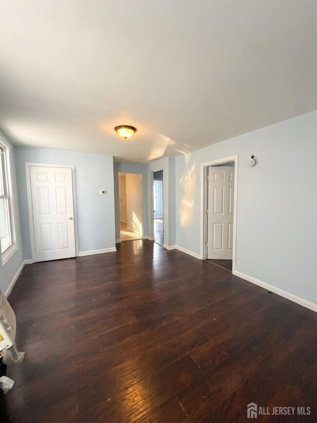 Building Photo - 1060 Bond St
