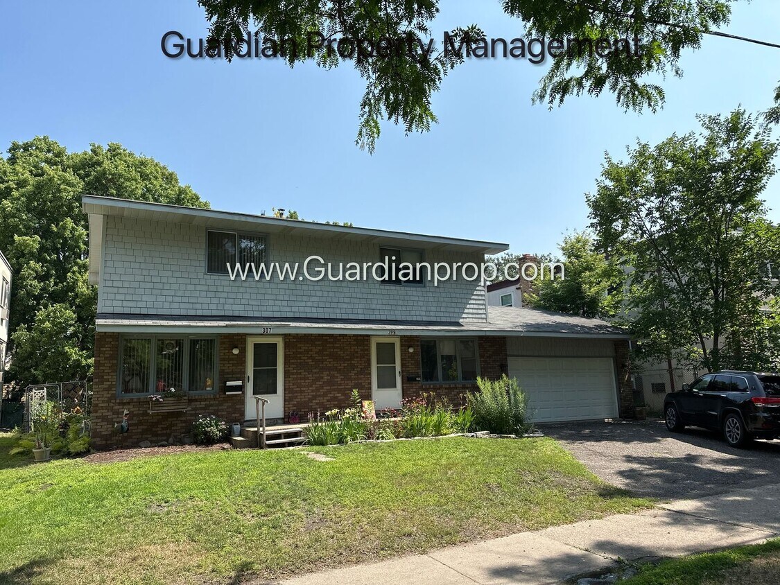 Foto principal - Marcy Holmes Side By Side Duplex, Laundry,...