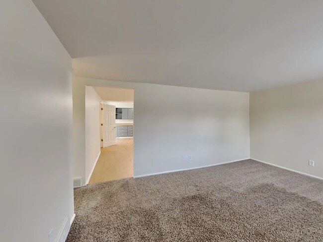 Foto del edificio - 333 E Center St