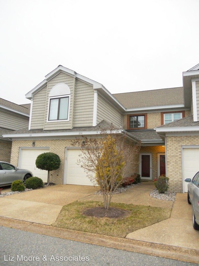 Building Photo - 238 Genoa Dr