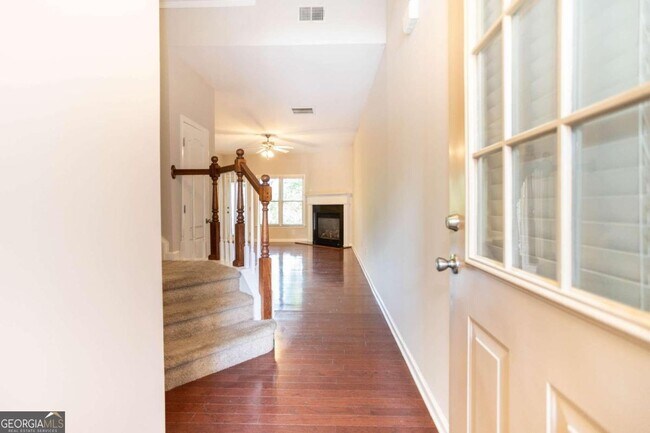 Foto del edificio - 5905 Oakbrook Lake Ct