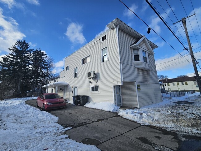 Building Photo - 3204 W 73rd St