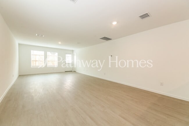 Building Photo - 3009 Burmese St
