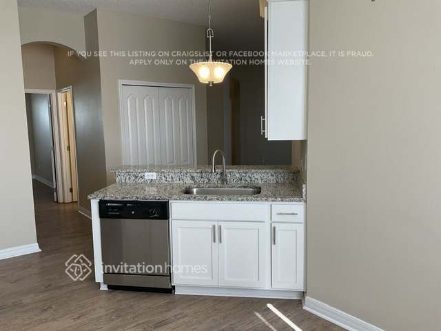 Foto del edificio - 402 Sycamore Springs St