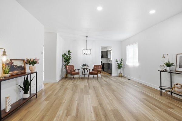Building Photo - 2021 Woodburn St