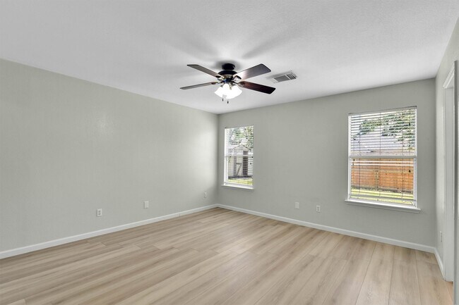 Foto del edificio - 6507 Bluestone Springs Ln
