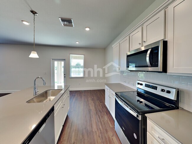 Foto del edificio - 14620 Cedar Ml Dr