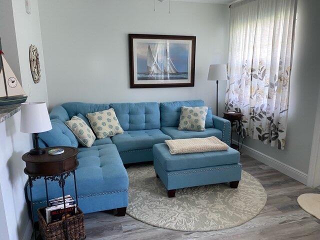 Foto del edificio - 97 Spring Lake Dr