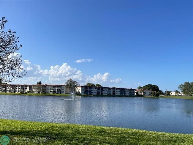 Foto del edificio - 9423 S Hollybrook Lake Dr
