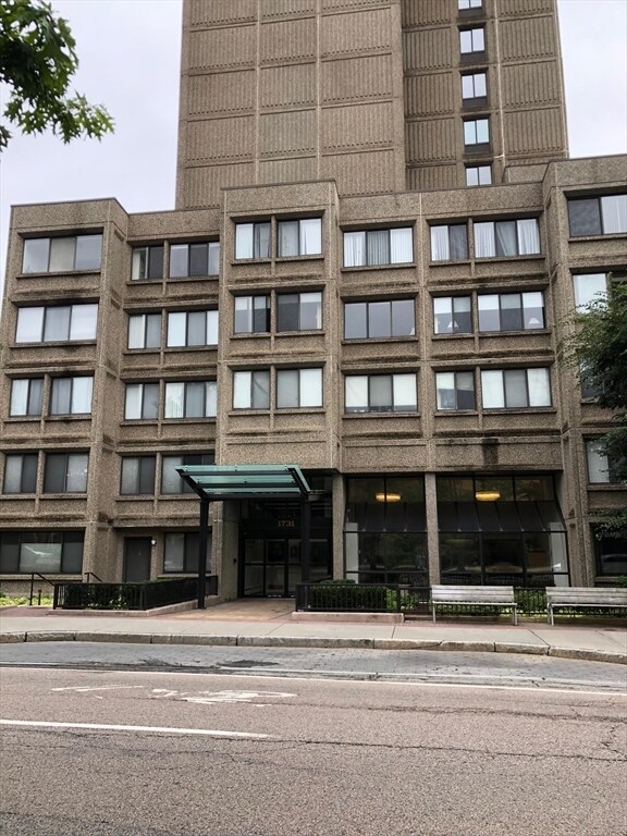 Photo - 1731 Beacon St (Brookline, MA)