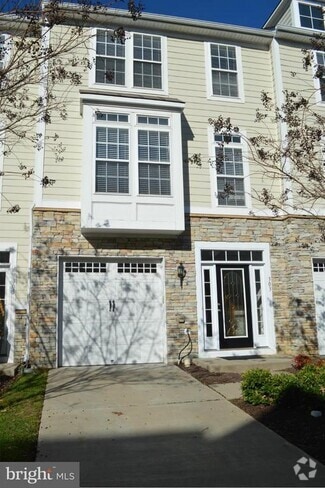 Building Photo - 303 Monroe Point Dr