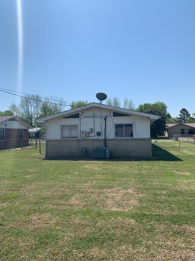 Building Photo - 3308 Timms St