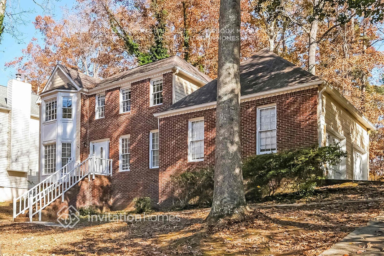 Primary Photo - 1361 Willowbrook Dr SW