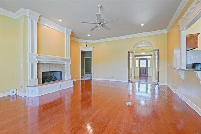 Building Photo - Beautiful home for Rent waterfront