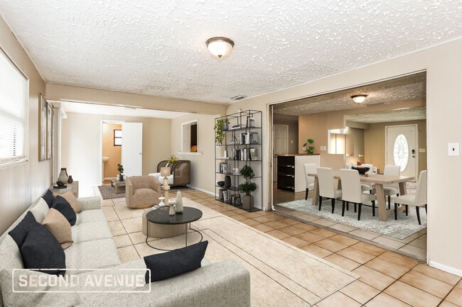 Foto del edificio - 7938 Lake Park Ct