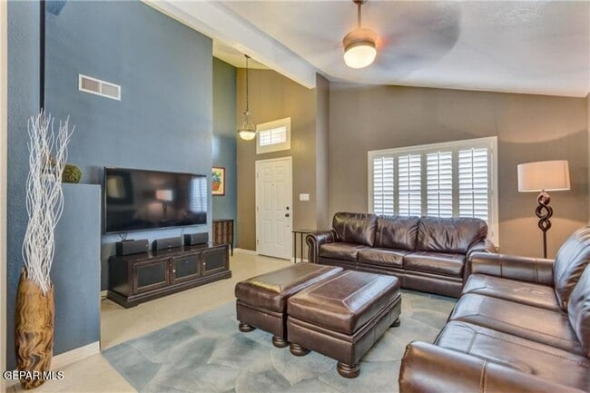 Building Photo - 7067 Crown Ridge Dr