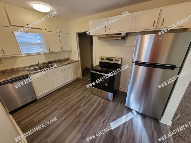 Building Photo - Affordable Home in KCMO-Available in JULY!!