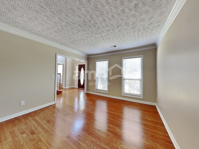 Building Photo - 1200 Evergreen Oak Way