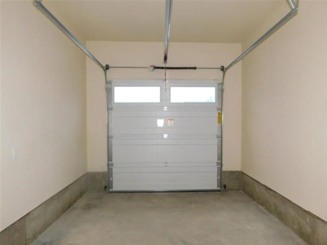 Building Photo - 569