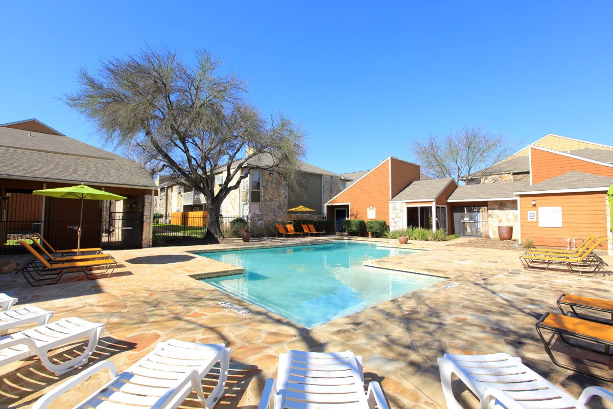 Villas Del Sol Apartments Austin, TX