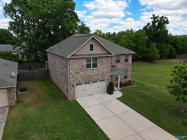 Foto del edificio - 114 Summer Pointe Ln NW
