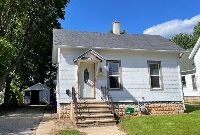Building Photo - 730 Prospect Ave
