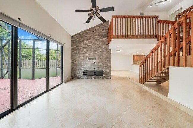 Foto del edificio - 320 Deer Creek Wildwood Ln E