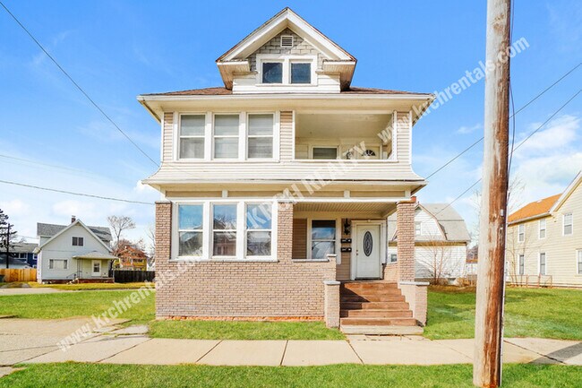 Building Photo - Nice 2-Bedroom Home with River Views