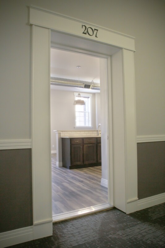 Primary Photo - 218 E 7th St