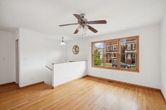 Foto del edificio - 1058 N Christiana Ave