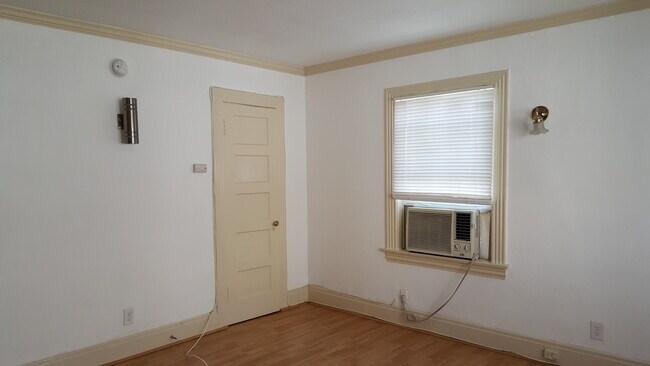 Building Photo - 981 S Wilton Pl